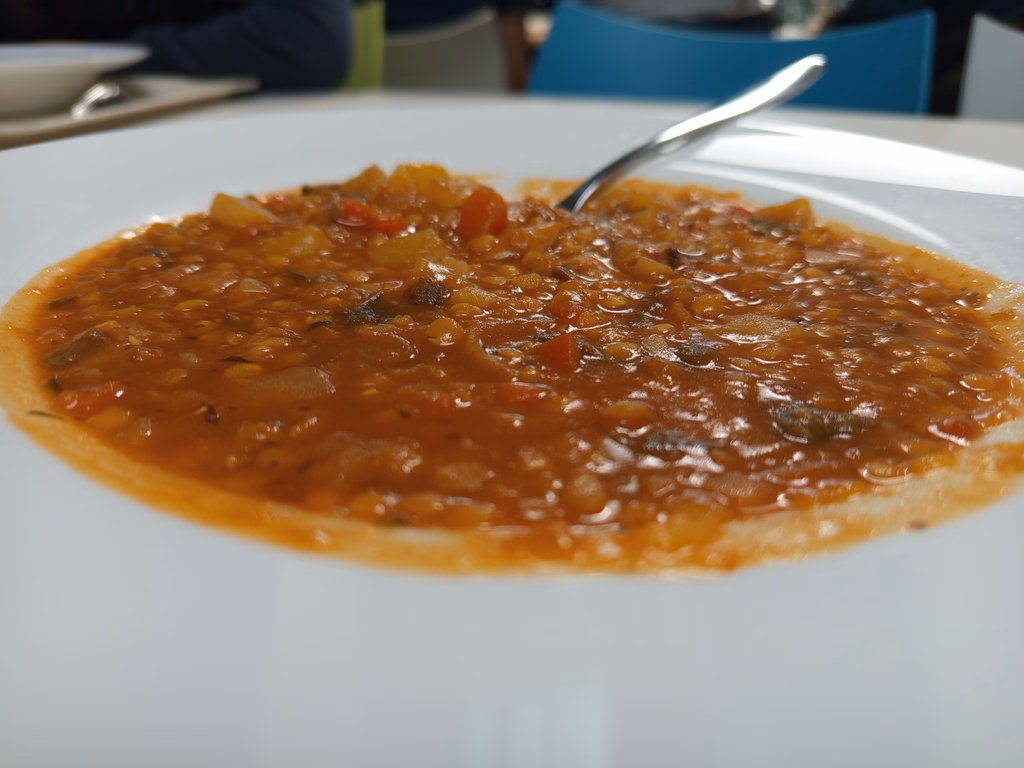 Veganes Linsen - Curry - Dal mit Gemüse und Ingwer - Image 3