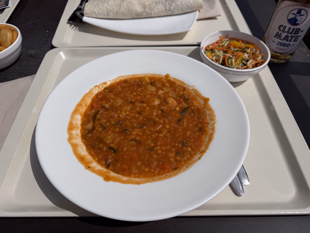 Veganes Linsen - Curry - Dal mit Gemüse und Ingwer