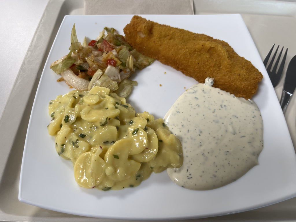 Seelachsfilet gebacken mit hausgemachtem Kräuterdip - Image 2