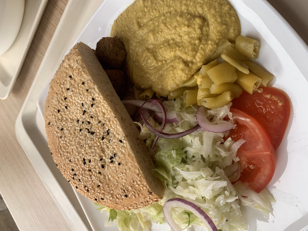 Falafelteller mit Hummus - Image 1