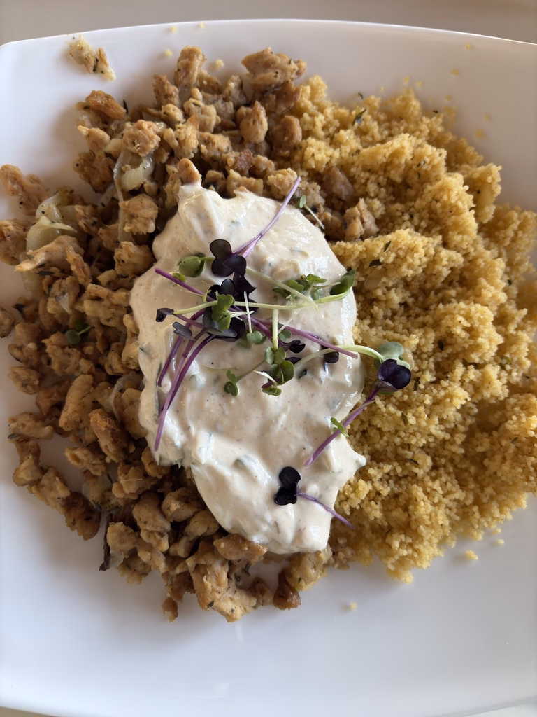 mensaVital: Sojagyros mit Tsatsiki und Couscous