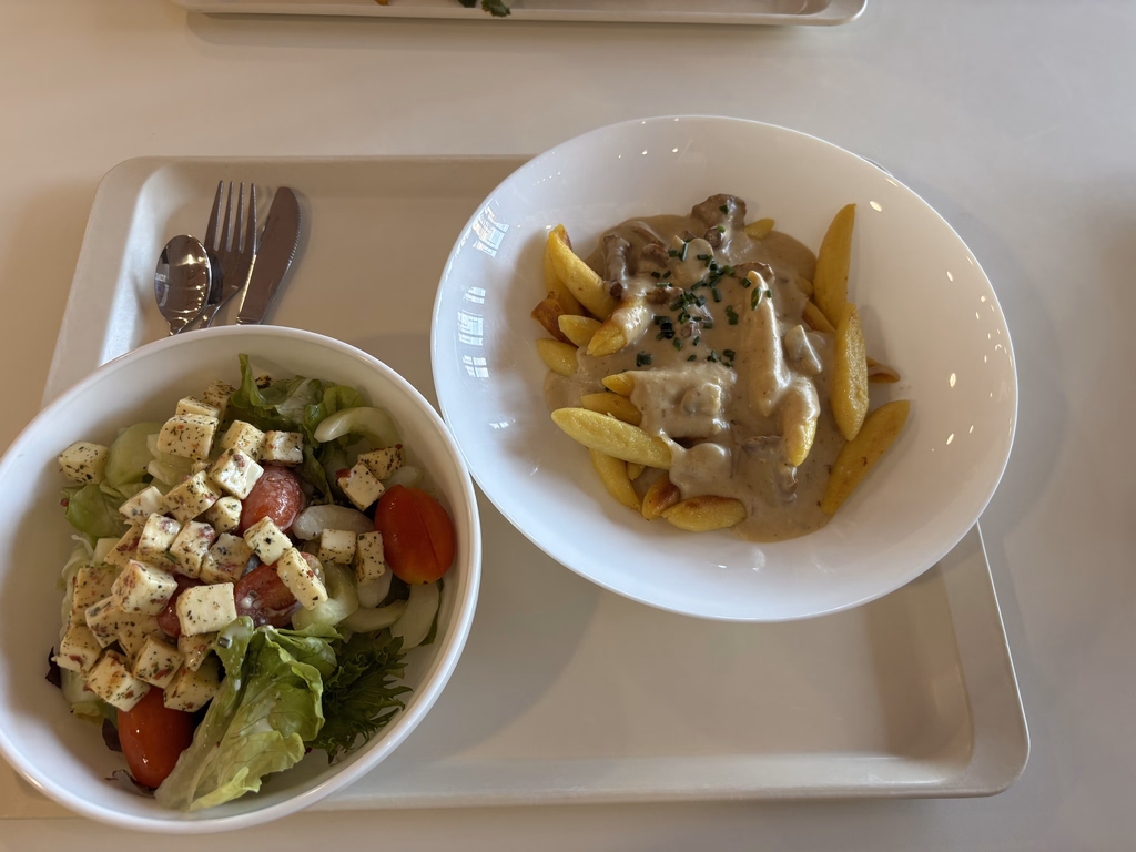 Schupfnudeln mit frischen Pfifferlingen und Champignon in Kräuterrahm