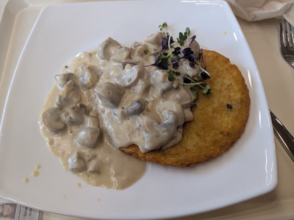 mensaVital: Riesenrösti mit Schwammerlragout - Image 1