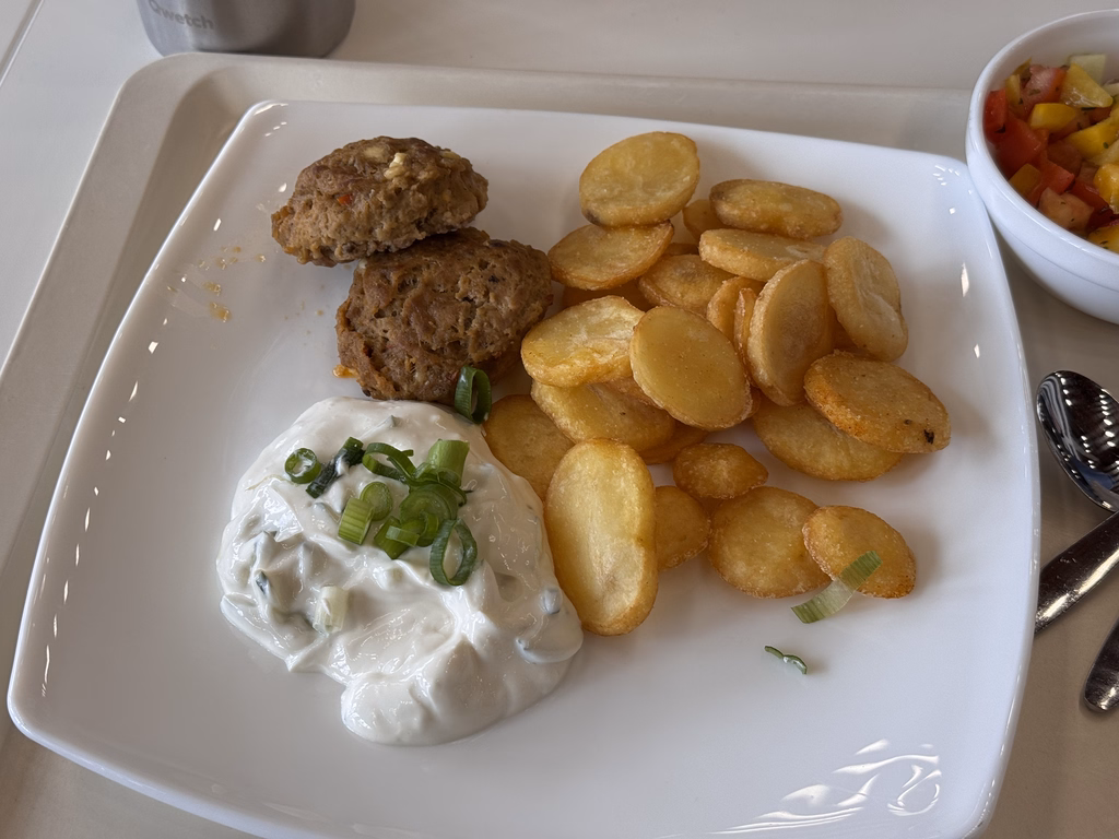 2 Bifteki mit hausgemachtem Tsatsiki - Image 1