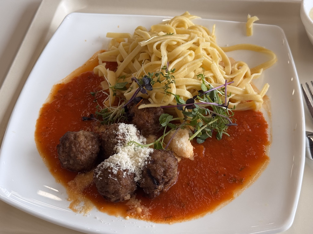 Pasta mit Hackbällchen & Grana Padano