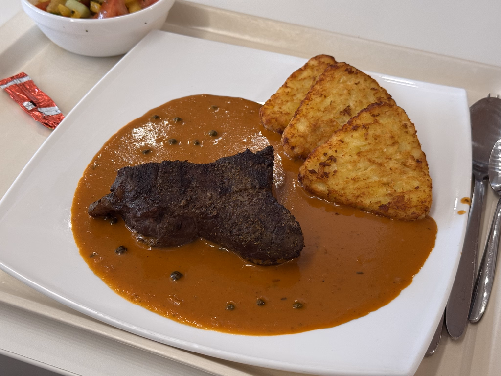 Rumpsteak vom Grill mit Pfefferrahmsoße - Image 1