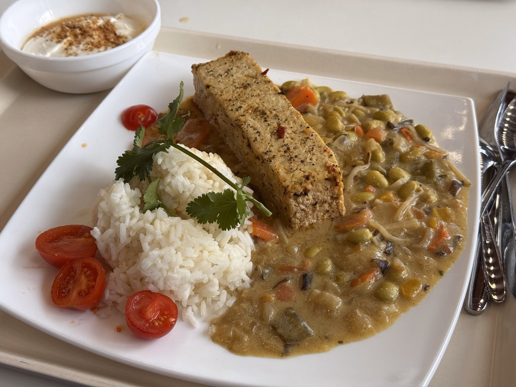Marinierter Tofu mit grüner Kokos Currysoße - Image 1